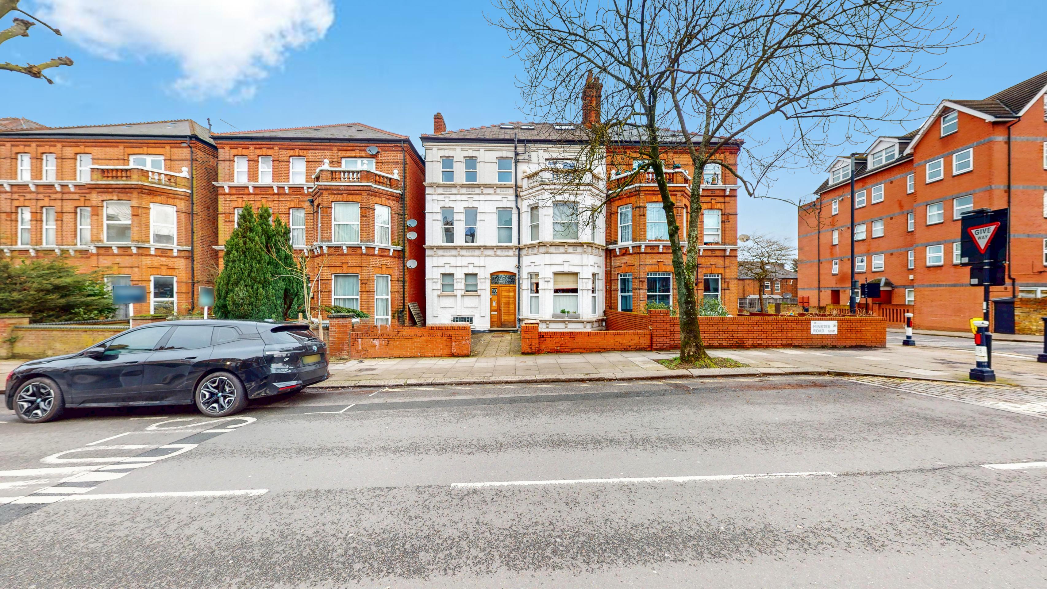 			2 Bedroom, 2 bath, 1 reception Flat			 Minster Road, West Hampstead NW2